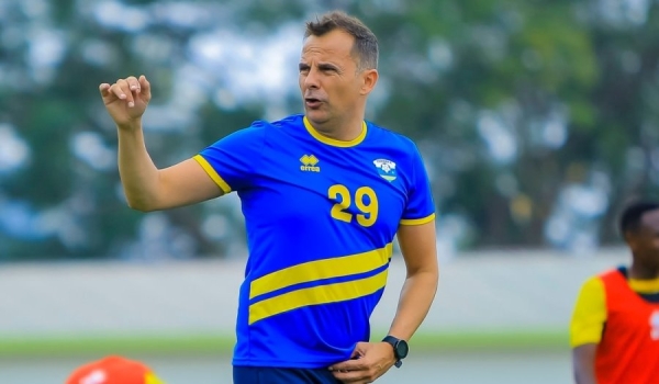 У сборной Беларуси новый главный тренер. Им стал испанец У сборной Беларуси новый главный тренер. Им стал испанец