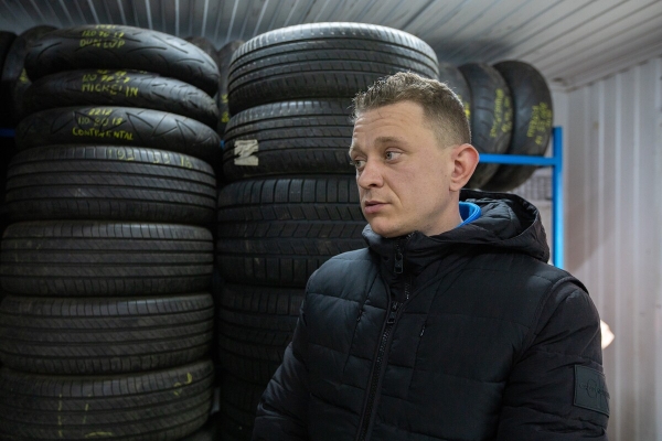 «Немцы отбирают для меня шины». Белорус наладил бизнес по продаже б/у Continental, Pirelli, Bridgestone. Есть спрос?