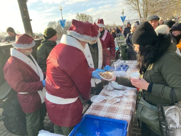 Заплыв моржей на Набережной Бреста. Посмотрите видео Заплыв моржей на Набережной Бреста. Посмотрите видео
