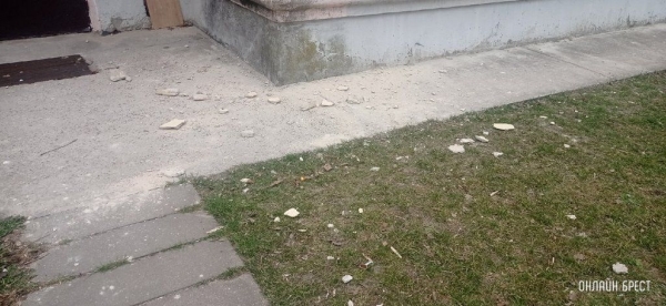 Читатель: В Бресте на улице Дубровская, 5/1, сыпется фасад дома
Читатель: В Бресте на улице Дубровская, 5/1, сыпется фасад дома