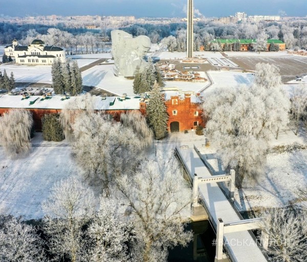 Посмотрите, как красиво в Брестской крепости
Посмотрите, как красиво в Брестской крепости