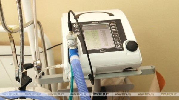 Брестский лесхоз передал кожвендиспансеру кислородный концентратор