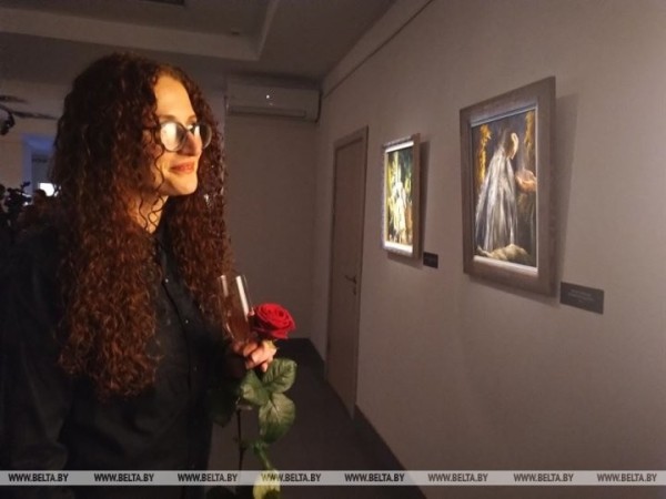 Выставку Никаса Сафронова «Ангел света» представили в Бресте