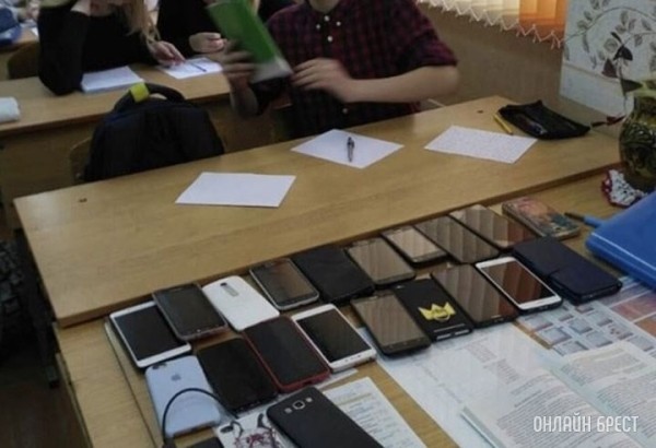 Нагрузка не только на глаза. Названо допустимое время нахождения перед экраном гаджета