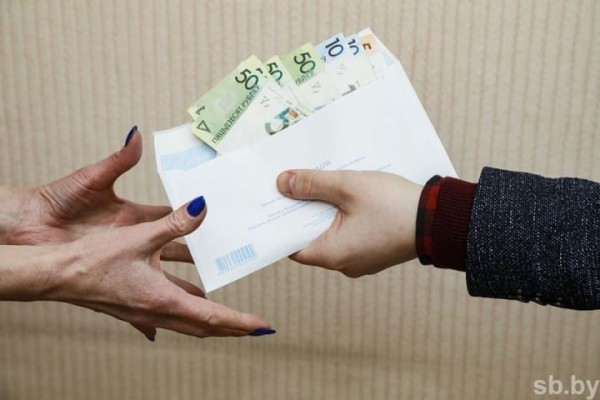 Больше 500 компаний давали зарплату в конвертах. Теперь придется заплатить государству