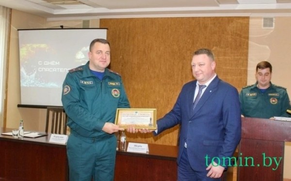 Тысячи боевых выездов, десятки спасенных жизней: профессиональный праздник отмечают работники МЧС Бреста Тысячи боевых выездов, десятки спасенных жизней: профессиональный праздник отмечают работники МЧС Бреста