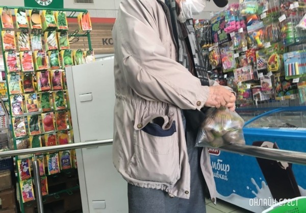 Власти придумали, как сдержать цены на импортные овощи и яблоки Власти придумали, как сдержать цены на импортные овощи и яблоки