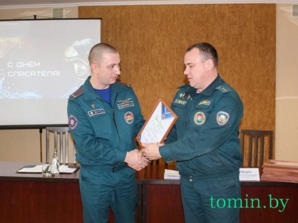 Тысячи боевых выездов, десятки спасенных жизней: профессиональный праздник отмечают работники МЧС Бреста Тысячи боевых выездов, десятки спасенных жизней: профессиональный праздник отмечают работники МЧС Бреста