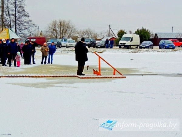 Крещенские купания прошли в Микашевичах (Брестская область)