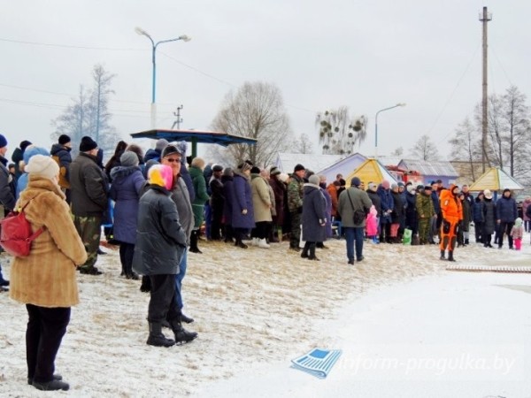 Крещенские купания прошли в Микашевичах (Брестская область)