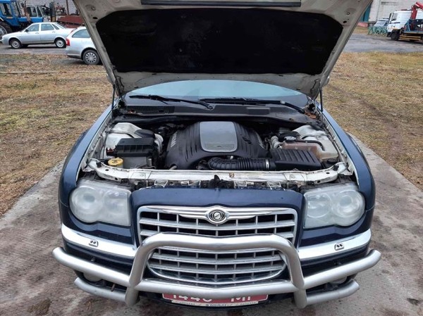 МВД продолжает распродавать Chrysler 300С из гаража ГАИ. Почем продают два авто? МВД продолжает распродавать Chrysler 300С из гаража ГАИ. Почем продают два авто?