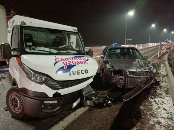 Серьезное ДТП в Брестской области: легковушка выехала на встречку и врезалась в грузовик, за рулем которого находился брестчанин