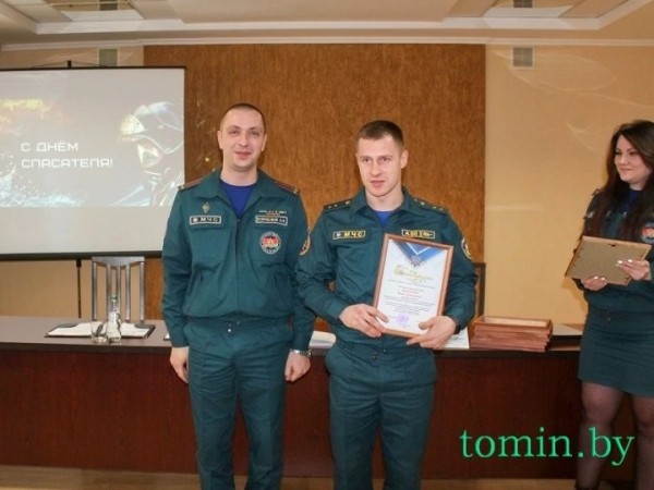 Тысячи боевых выездов, десятки спасенных жизней: профессиональный праздник отмечают работники МЧС Бреста Тысячи боевых выездов, десятки спасенных жизней: профессиональный праздник отмечают работники МЧС Бреста
