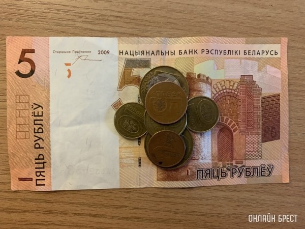 Оплачиваются ли рабочие дни в праздники в повышенном размере?