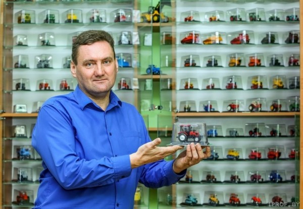 Трактор-сапер, женский и даже кулацкий есть в коллекции инженера по охране труда из Барановичского района Трактор-сапер, женский и даже кулацкий есть в коллекции инженера по охране труда из Барановичского района