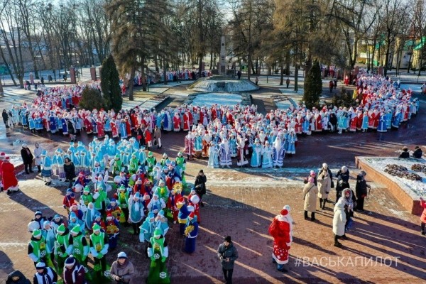 Посмотрите с высоты. Сегодня в Бресте провели рождественский парад
Посмотрите с высоты. Сегодня в Бресте провели рождественский парад