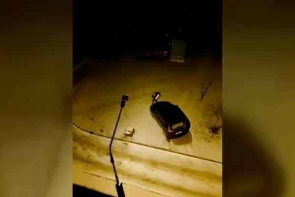 Мужчина сорвал с четырёх машин номера. Во сколько оценили ущерб? Мужчина сорвал с четырёх машин номера. Во сколько оценили ущерб?