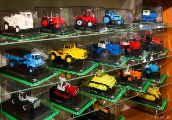 Трактор-сапер, женский и даже кулацкий есть в коллекции инженера по охране труда из Барановичского района Трактор-сапер, женский и даже кулацкий есть в коллекции инженера по охране труда из Барановичского района