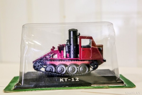 Трактор-сапер, женский и даже кулацкий есть в коллекции инженера по охране труда из Барановичского района Трактор-сапер, женский и даже кулацкий есть в коллекции инженера по охране труда из Барановичского района