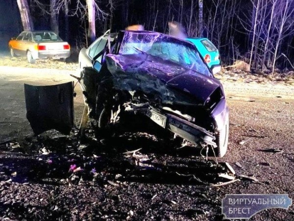 
                В Бресте на Красном дворе произошло серьёзное ДТП
            