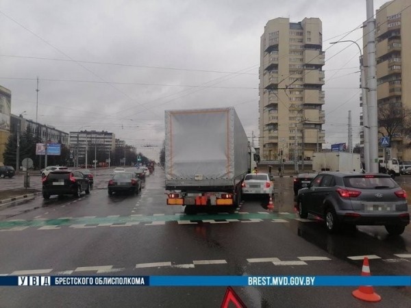 Стали известны подробности сегодняшних ДТП с участием такси в Бресте Стали известны подробности сегодняшних ДТП с участием такси в Бресте