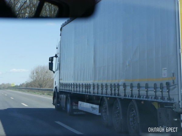 На М1 задержали пьяного дальнобойщика из Бреста