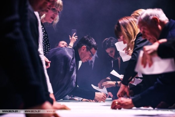 Свет и тень «Ночи в театре»: брестчане стали участниками интерактивного проекта Свет и тень «Ночи в театре»: брестчане стали участниками интерактивного проекта