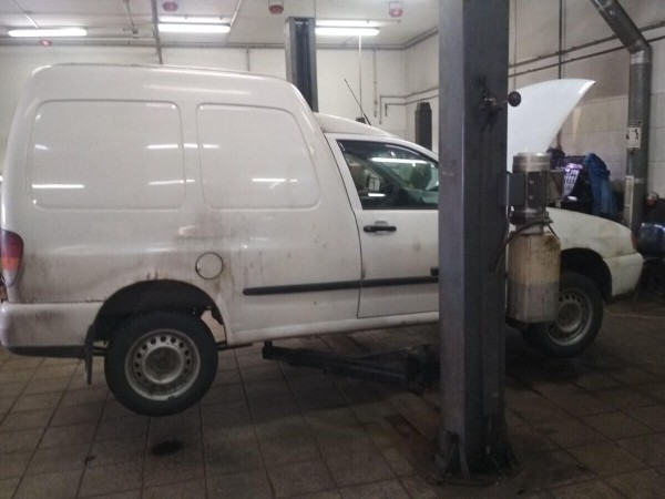 Клиент: «Так починили машину, что я мог разбиться». СТО: «Мы гаражными методами не работаем!»