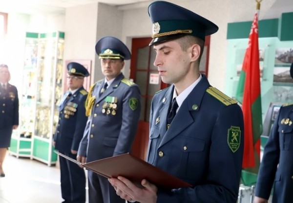 Молодые сотрудники Брестской таможни принесли присягу Молодые сотрудники Брестской таможни принесли присягу