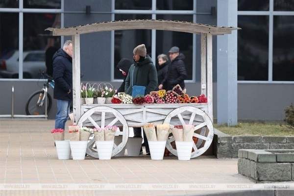 В Бресте стартовали цветочные ярмарки. Фоторепортаж