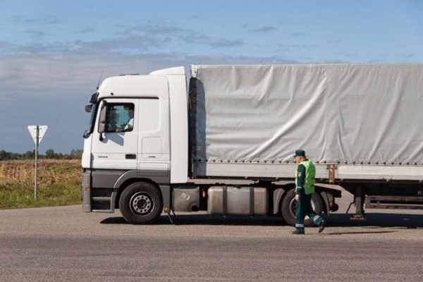 В Беларуси вводятся временные ограничения движения транспорта по некоторым дорогам
