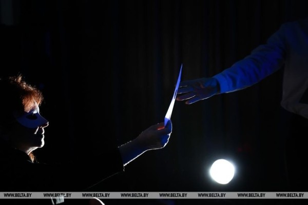 Свет и тень «Ночи в театре»: брестчане стали участниками интерактивного проекта Свет и тень «Ночи в театре»: брестчане стали участниками интерактивного проекта