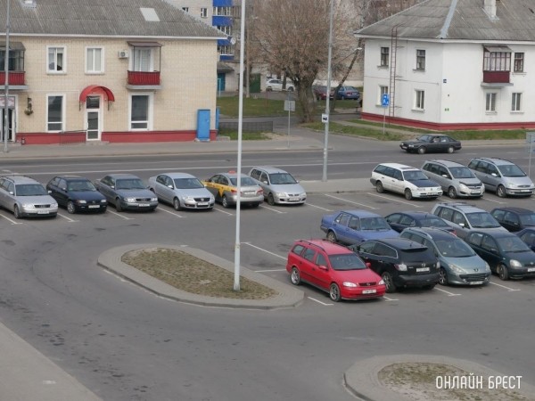 «Можем оказаться в ситуации 2015 года». Эксперты о том, что происходит с пригоном «бэушки» из Европы и США