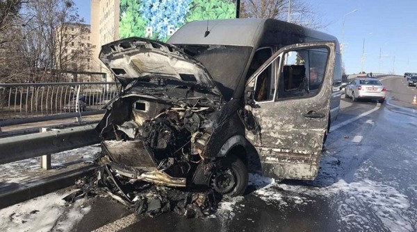 В Барановичах во время движения загорелась маршрутка с пассажирами