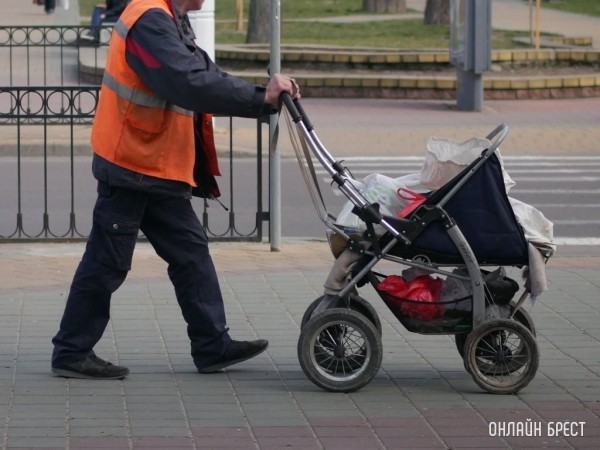 Законно ли отправлять сотрудника в неоплачиваемый отпуск без его согласия? Законно ли отправлять сотрудника в неоплачиваемый отпуск без его согласия?