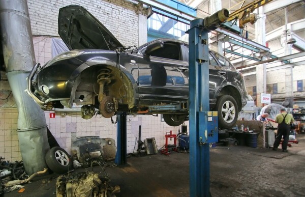 Клиент: «Так починили машину, что я мог разбиться». СТО: «Мы гаражными методами не работаем!»