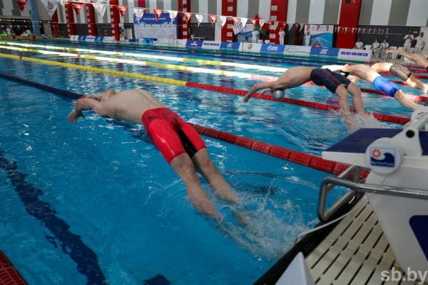 Открытый чемпионат Беларуси по плаванию стартовал в Бресте. Фоторепортаж