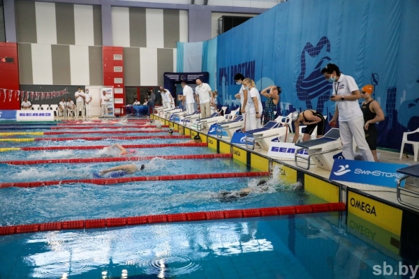 Открытый чемпионат Беларуси по плаванию стартовал в Бресте. Фоторепортаж