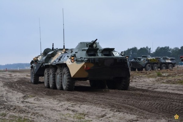 На полигоне Брестский десантники отработали действия по борьбе с незаконным вооруженным формированием На полигоне Брестский десантники отработали действия по борьбе с незаконным вооруженным формированием