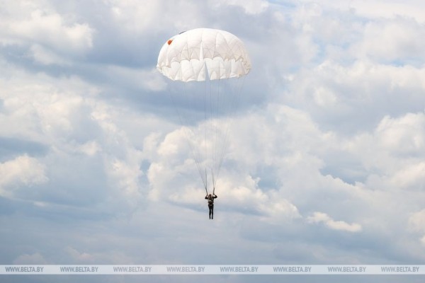 Батальонное тактическое учение проходит под Брестом Батальонное тактическое учение проходит под Брестом