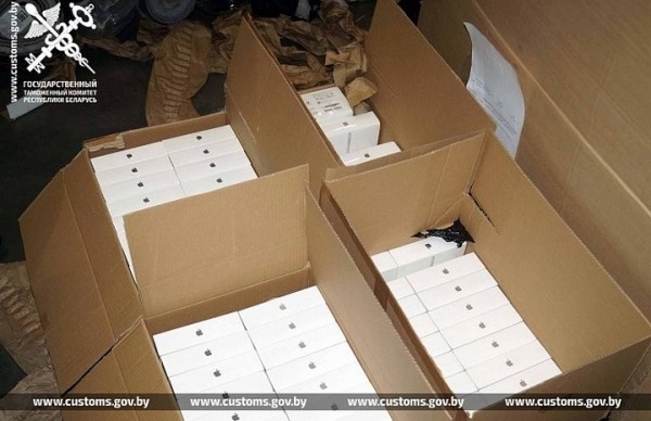 Нелегальные гаджеты на 2 млн рублей задержали на границе