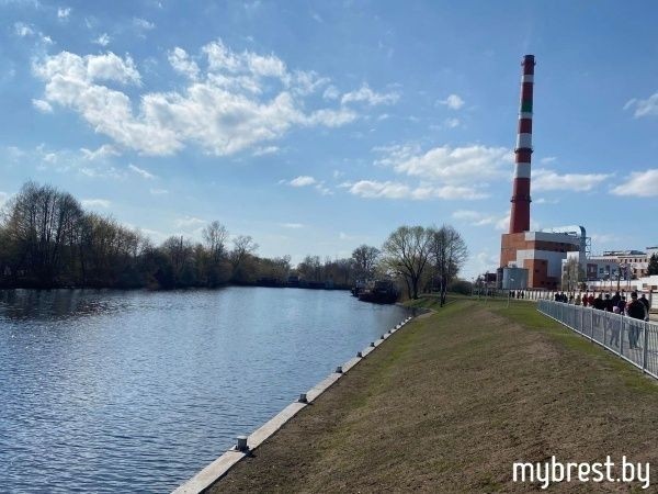 Как выглядит новый участок набережной реки Мухавец в Бресте Как выглядит новый участок набережной реки Мухавец в Бресте