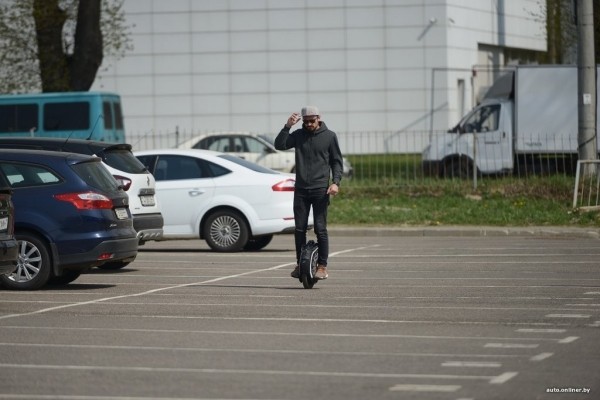 Водителей обязали пропускать пешеходов на сигвеях и другие новшества ПДД