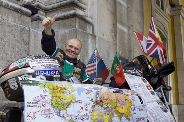 299 км/ч на трассе М6, 80 попыток сдать на «права». Автомобильные рекорды и антирекорды Беларуси