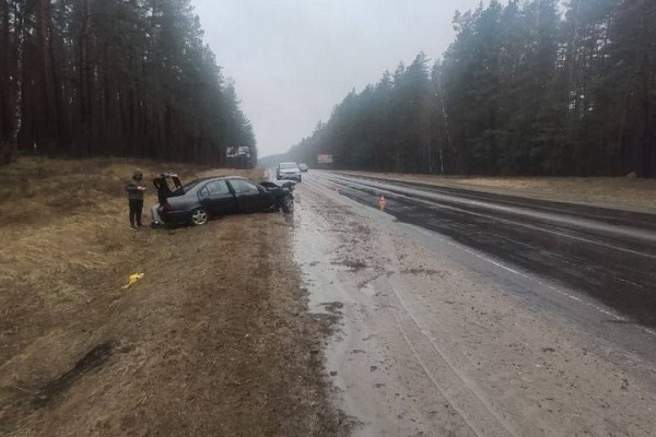 Девушка на 9 месяце беременности решилась на опасный обгон и попала в ДТП