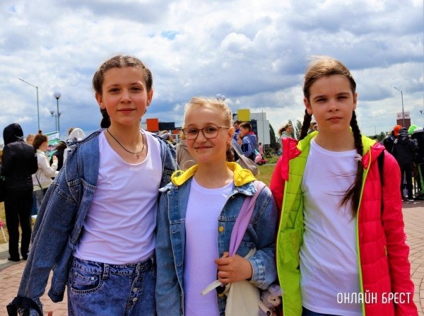 Читатель: Сегодня в Бресте на празднике «Дети нового 1000-летия»
Читатель: Сегодня в Бресте на празднике «Дети нового 1000-летия»