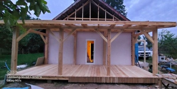 «Это была моя самая душевная инвестиция». Как белорусская бизнес-леди отремонтировала дом прадеда в деревне