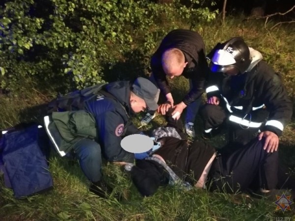 ДТП в Брестской области: работники МЧС спасли водителя легковушки ДТП в Брестской области: работники МЧС спасли водителя легковушки