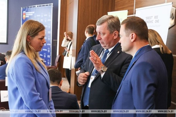 Делегации 15 стран участвуют в форуме деловых контактов «Брест-2022» Делегации 15 стран участвуют в форуме деловых контактов «Брест-2022»