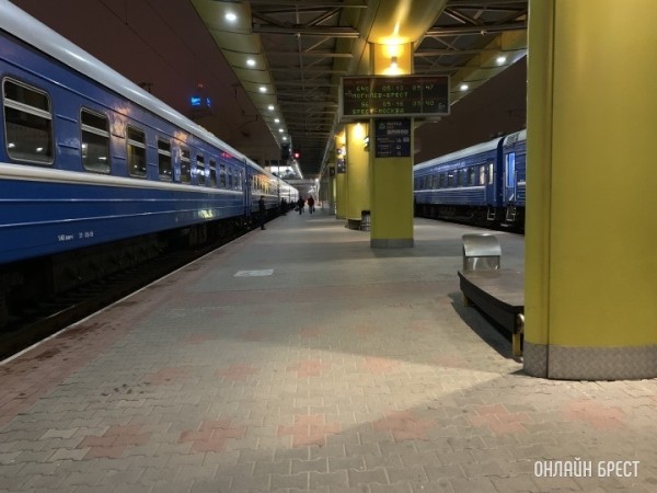 Минск — Москва. На чем выгоднее добраться — автобус, поезд, самолет или личное авто